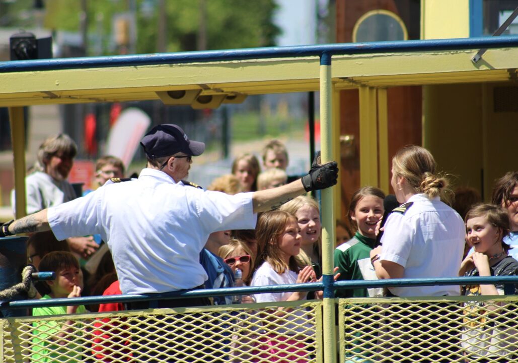 school trip on soo Lock boat tour